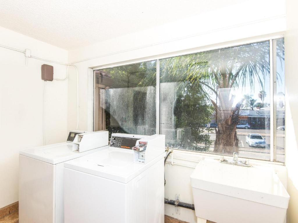 Sea Rock Inn - Los Angeles Gardena Eksteriør billede